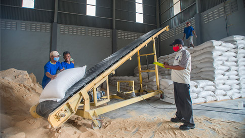 Logistik dan sewa rental alat berat