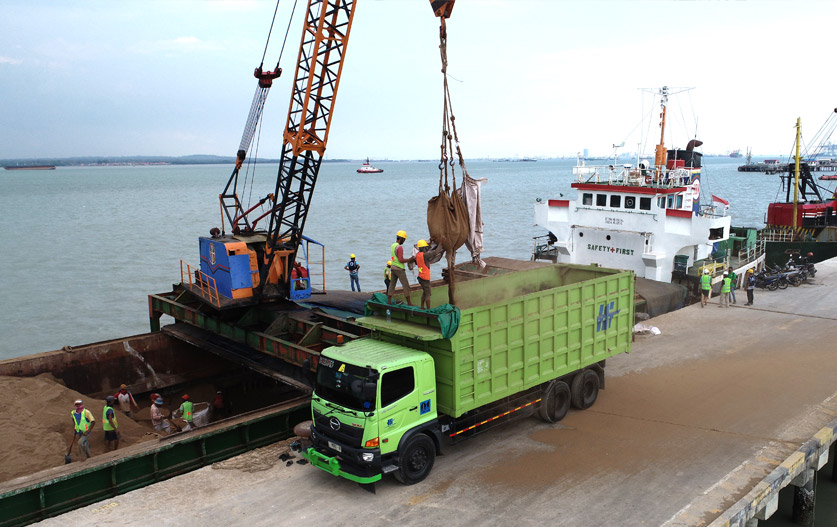 Logistik dan sewa rental alat berat